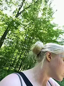Stripchat Live Sex Cam of LinaLeana