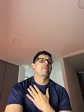 Stripchat Sex Cam of TroyeSavage
