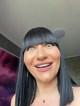 Stripchat Free Porn Cam of MysticCleo