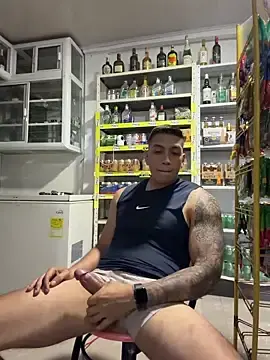 Stripchat Free Porn Cam of OliverWest04
