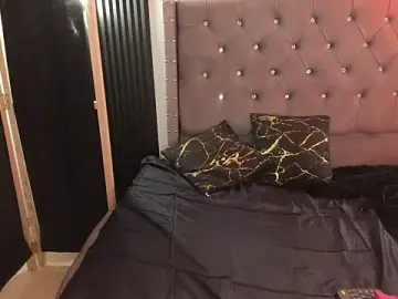 Stripchat Free Live Porn of Scarbadgirl_