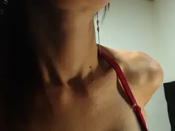 Stripchat Sex Cam of andreaa-gomez