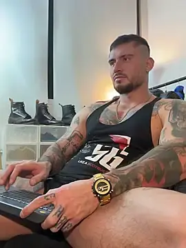 Stripchat Live Sex Cam of DimitriSullivan_