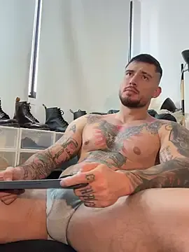 Stripchat Live Sex Cam of DimitriSullivan_