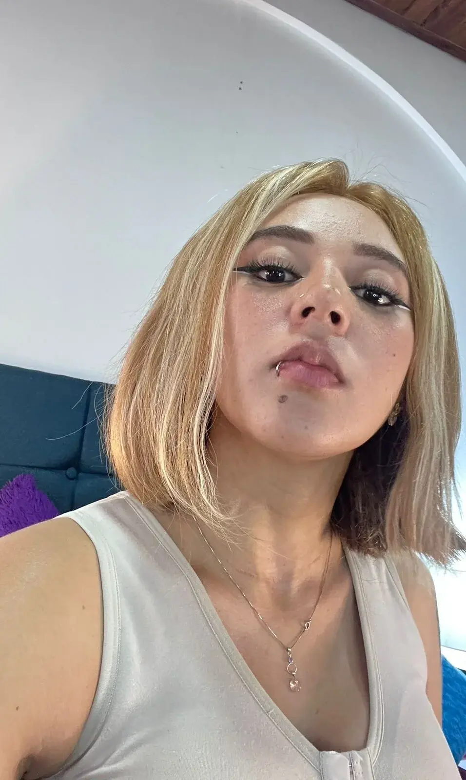 Isabelle_Sara