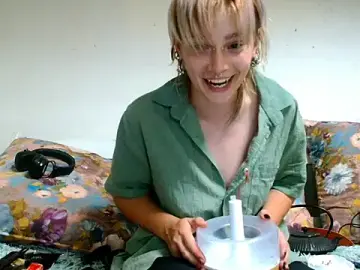 Stripchat Live Sex Cam of Sophie_Bell