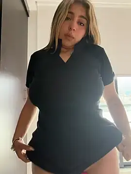 Stripchat Free Live Porn of Cloee_Rainbow1