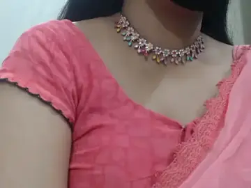 Stripchat Free Porn Cam of Lovely_Siri_23