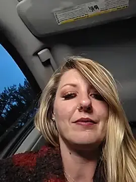 Stripchat Live Sex of SheIsSomething