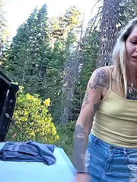 Stripchat Best Webcam of SheIsSomething