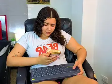 Stripchat Live Sex Cam of goodgirlxxl