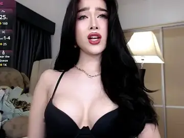 Stripchat Live Porn of KeenMazikeen69
