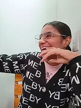 Stripchat Watch Live Sex Cams of Leslly_