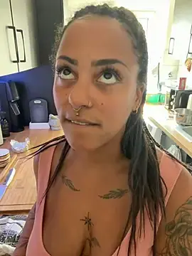 Stripchat Best Webcam of SweetPetiteNoir
