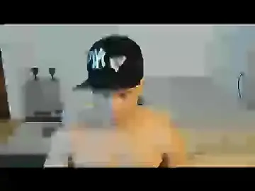 Stripchat Live Sex Cam of sant_wahlberg
