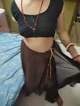 Stripchat Sex Cam of COUPLLE_VILLAGE