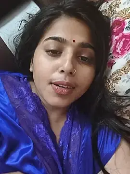 Stripchat Live Sex Cam of Cute-Simmi69