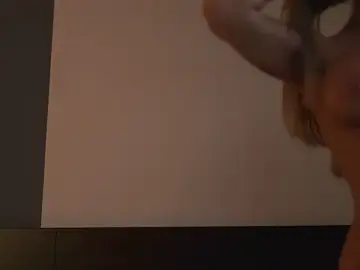 Stripchat Free Porn Cam of Evelyn_Evyyy