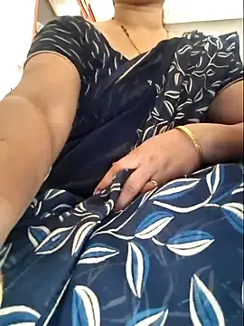 Stripchat Nude Webcam of indianhotwife639