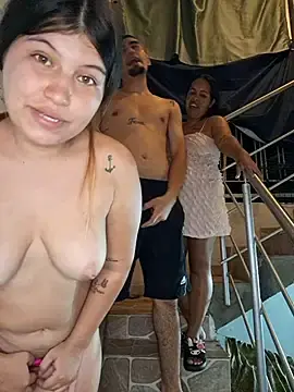 Stripchat Live Sex Cam of royalgirls_x