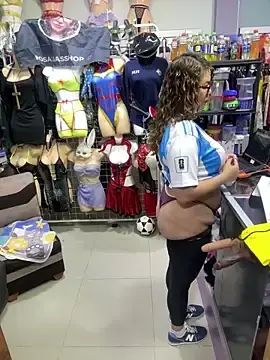 Stripchat Watch Live Sex Cams of ROSALIASSHOP