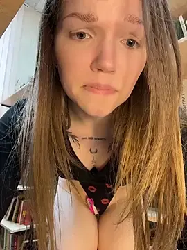 Stripchat Live Sex of StreetSquirt