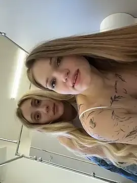 Stripchat Free Porn Cam of StreetSquirt