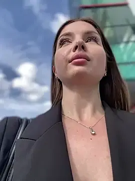 Stripchat Free Porn Cam of KrisMagnoly