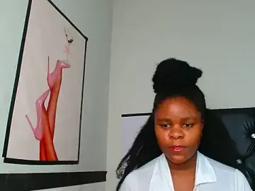 Stripchat Free Live Porn of MahoganyEnchanted