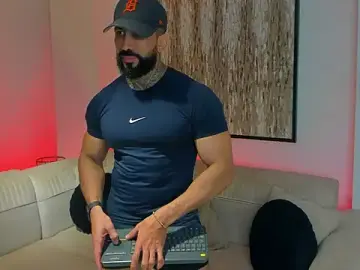 Stripchat Live Sex Cam of jeff_clark7
