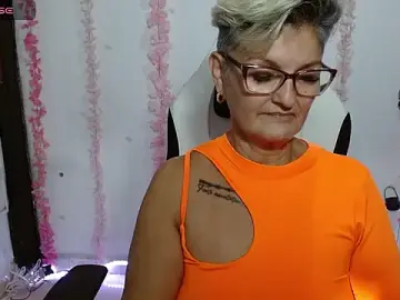 Stripchat Live Sex Cam of bety-cum2