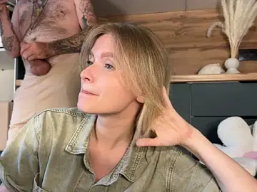 Stripchat Watch Live Sex Cams of Adelovenick