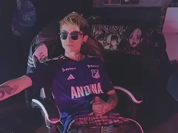 Stripchat Sex Cam of AcidMilo