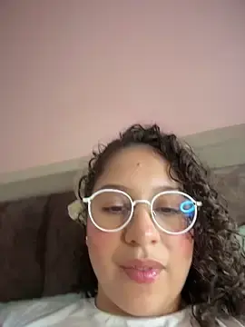 Stripchat Best Webcam of Shara_dreams