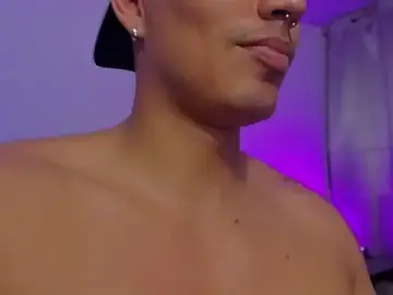 Stripchat Free Porn Cam of JamesGraay