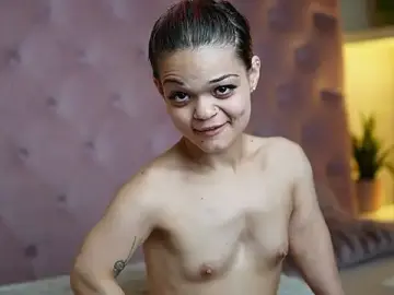 Stripchat Watch Live Sex Cams of MaiaMini