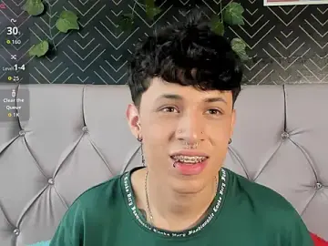 Stripchat Free Porn Cam of Axel__Evans