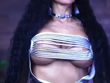Stripchat Adult Webcams of XenaBloom