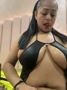 Stripchat Sex Cam of sofia_xxx02