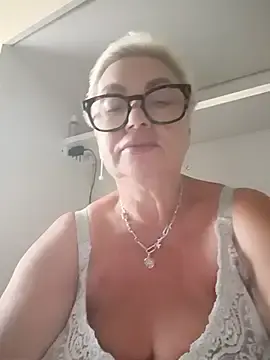 Stripchat Adult Webcam of LindaL