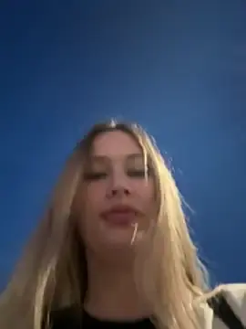 Stripchat Live Sex Cam of blonde_exe