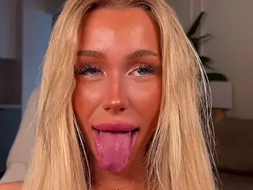Stripchat Sex Chat of creambaby1