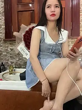Stripchat Watch Live Sex Cams of LiLi-Kirix99