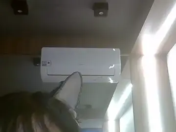 Stripchat Free Porn Cam of SkinnyKitten