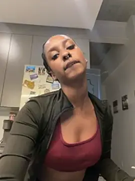 Stripchat Free Porn Cam of Your_Paris