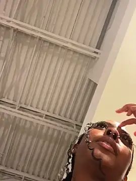 Stripchat Free Porn Cam of Your_Paris