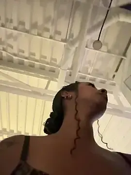 Stripchat Live Sex Cam of Your_Paris