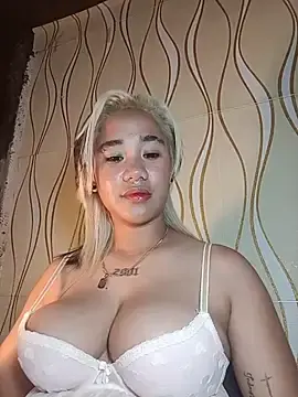 Stripchat Free Porn Cam of morena_joy69