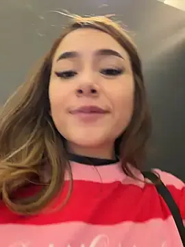 Stripchat Live Sex Cam of sammbunny
