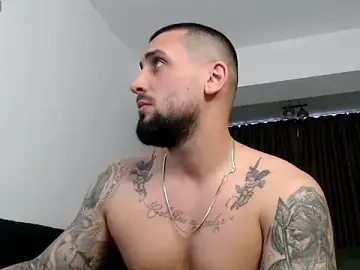Stripchat Adult Webcam of _DylanGreen